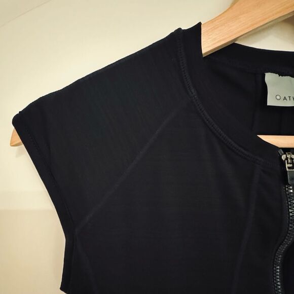 Athleta Quarter Zip Sleeveless Tank w/ Back Zip Pocket in Black Size XS - Picture 7 of 12